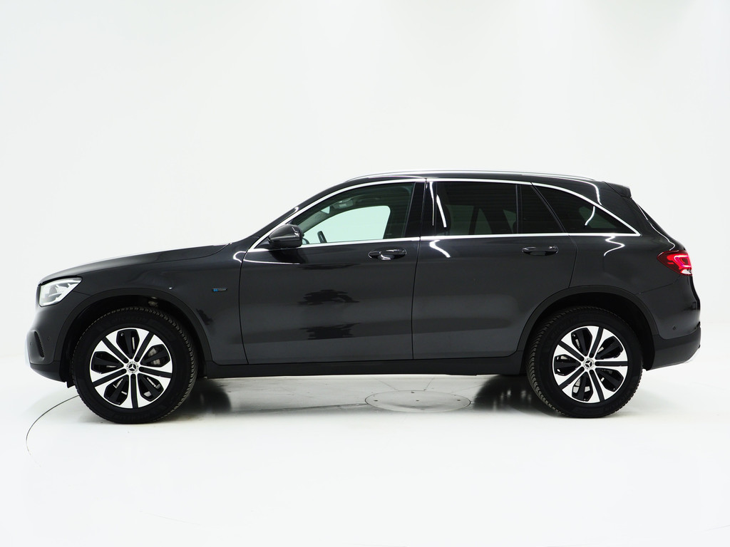 Mercedes-Benz GLC 300e 4MATIC 1
