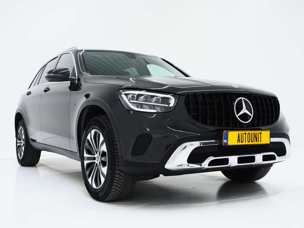 Mercedes-Benz GLC 300e 4MATIC 10