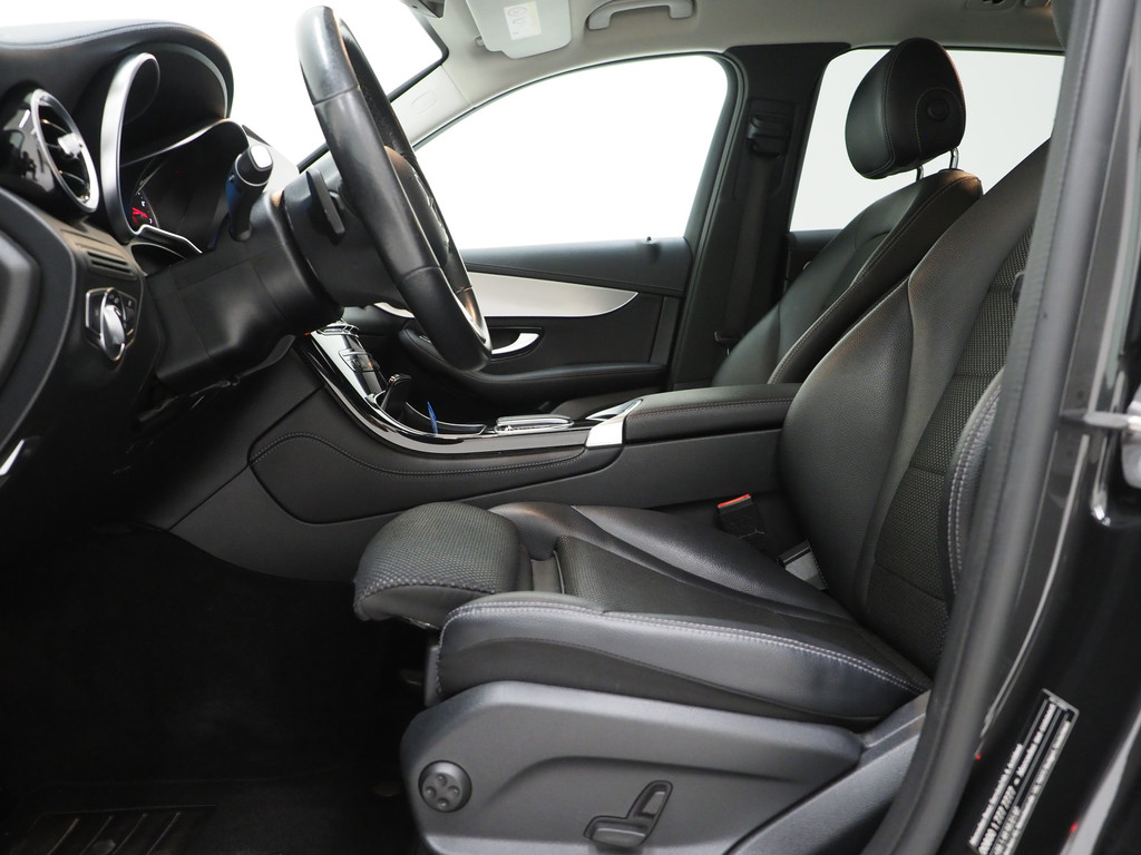 Mercedes-Benz GLC 300e 4MATIC 14