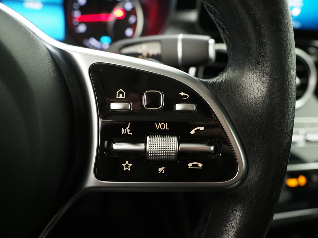 Mercedes-Benz GLC 300e 4MATIC 23