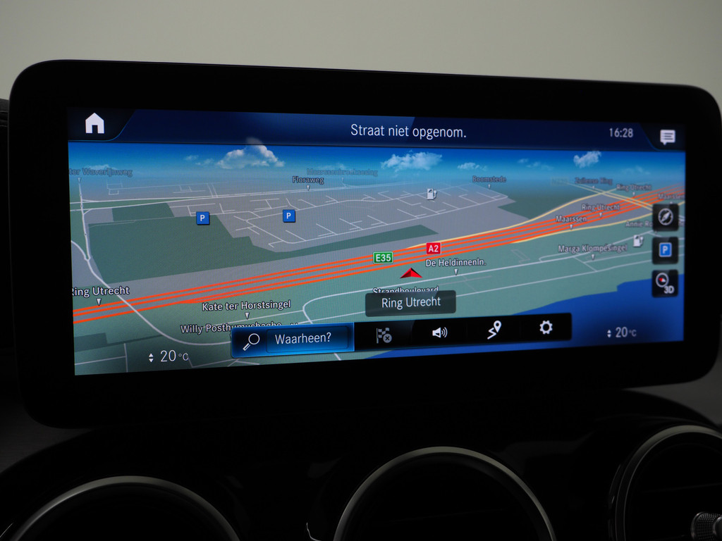 Mercedes-Benz GLC 300e 4MATIC 26