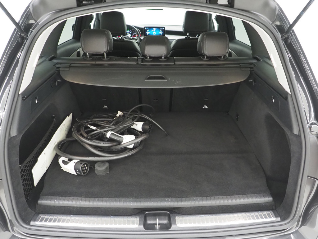 Mercedes-Benz GLC 300e 4MATIC 34