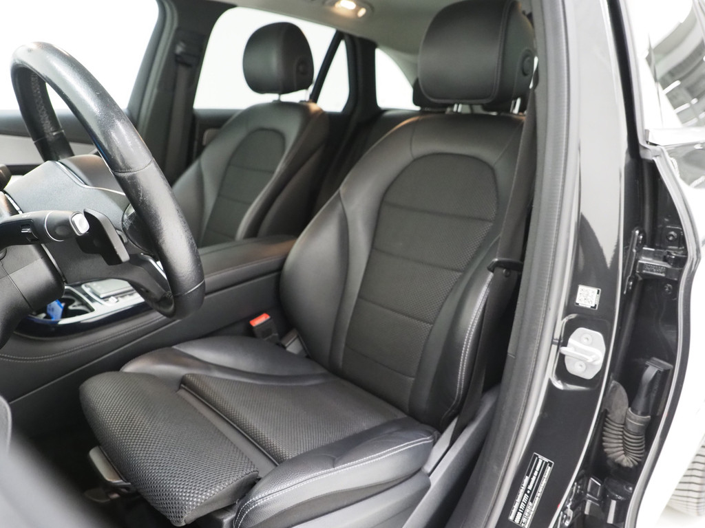 Mercedes-Benz GLC 300e 4MATIC 39