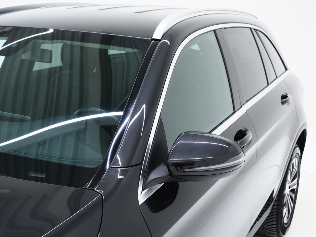Mercedes-Benz GLC 300e 4MATIC 48