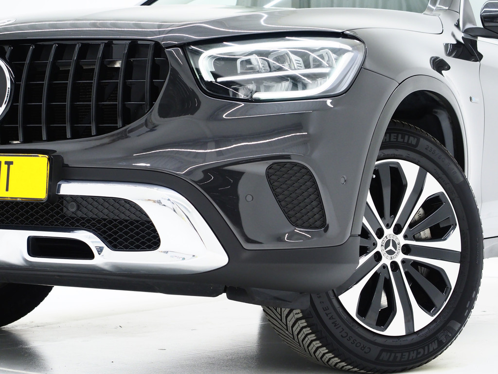 Mercedes-Benz GLC 300e 4MATIC 5