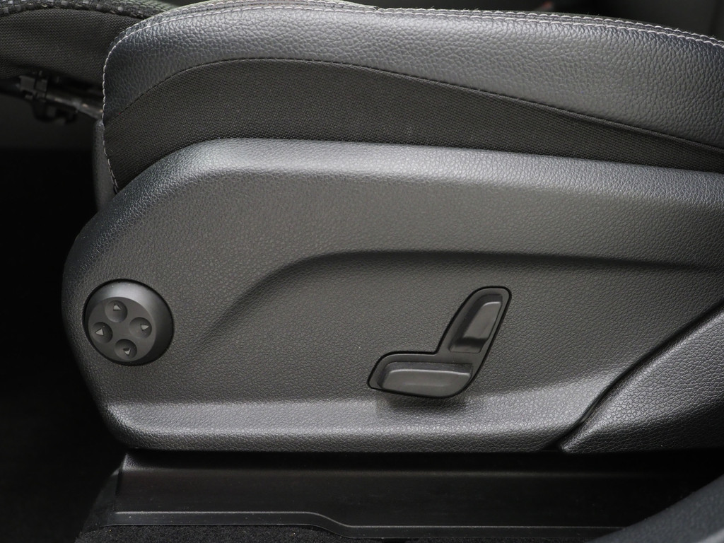 Mercedes-Benz GLC 300e 4MATIC 55