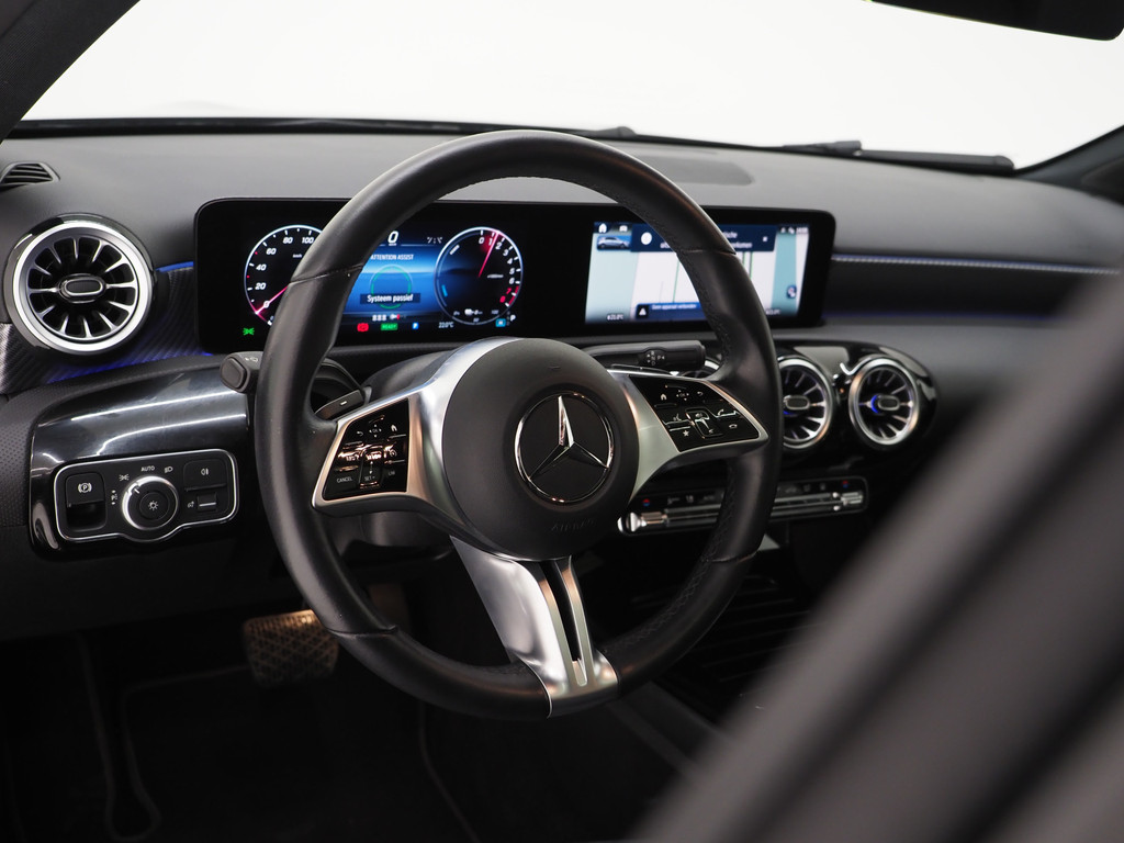 Mercedes-Benz A-Klasse 250 e Luxury Line 16
