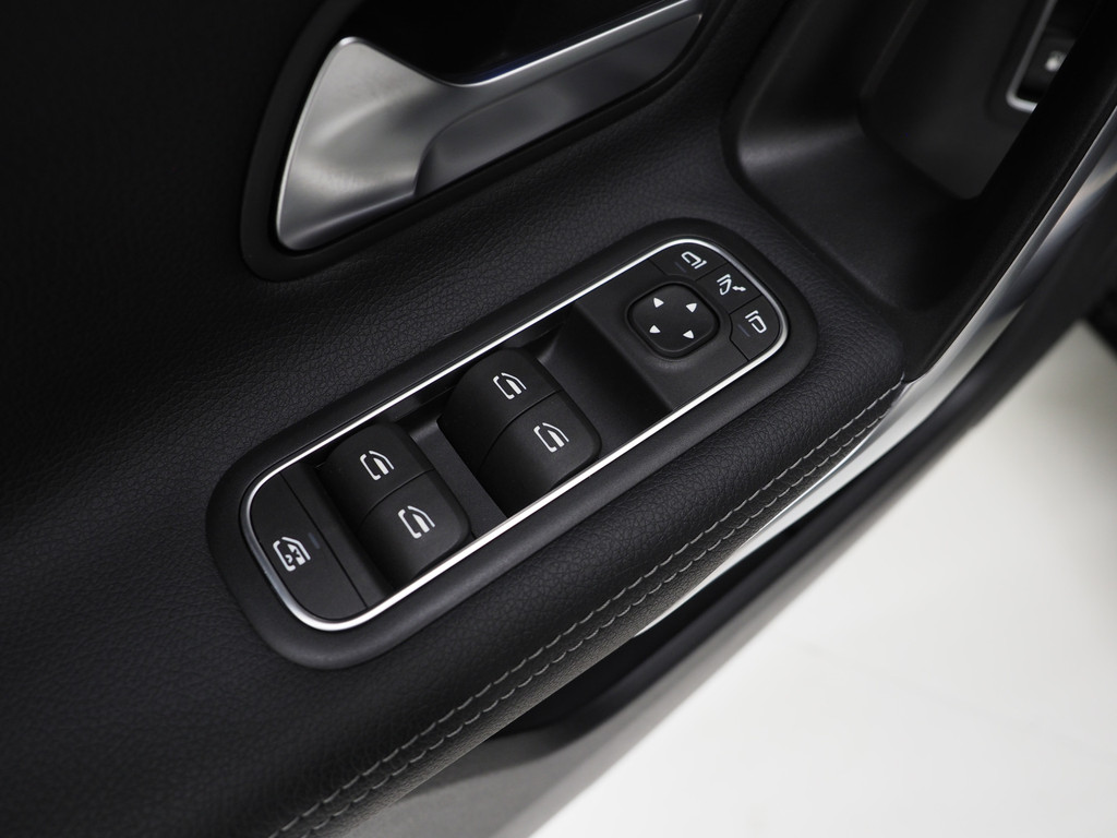 Mercedes-Benz A-Klasse 250 e Luxury Line 56