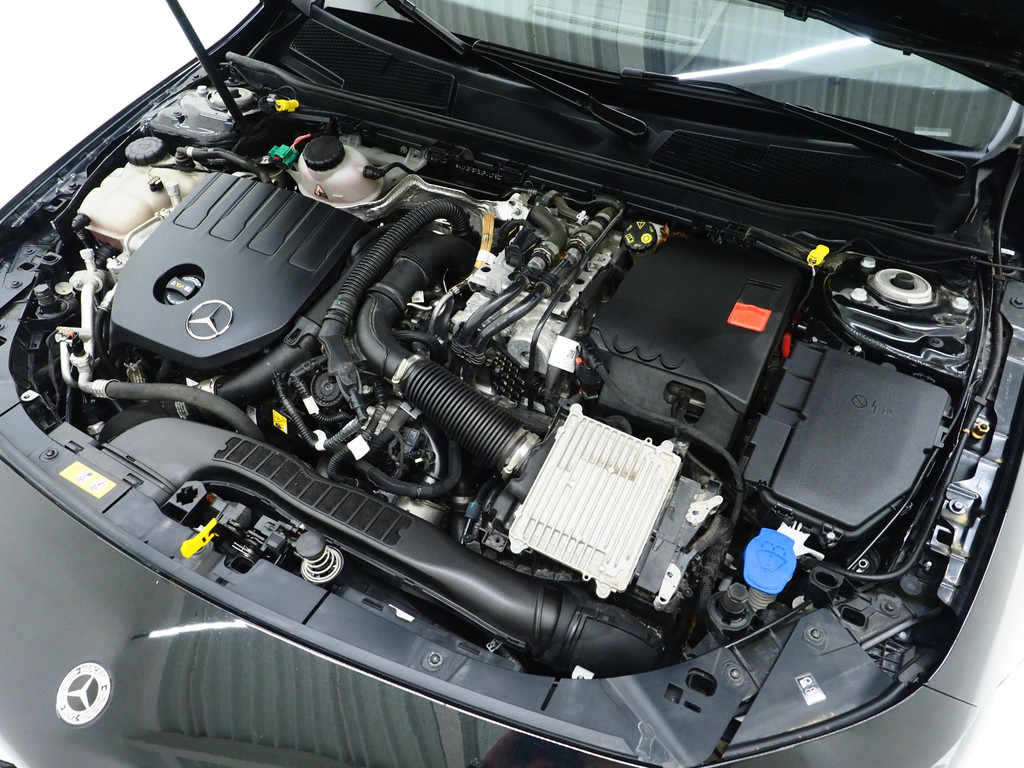 Mercedes-Benz A-Klasse 250 e Luxury Line 6