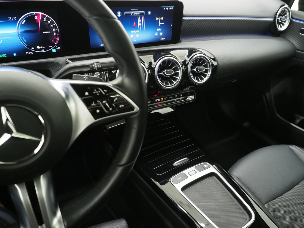 Mercedes-Benz A-Klasse 250 e Luxury Line 71