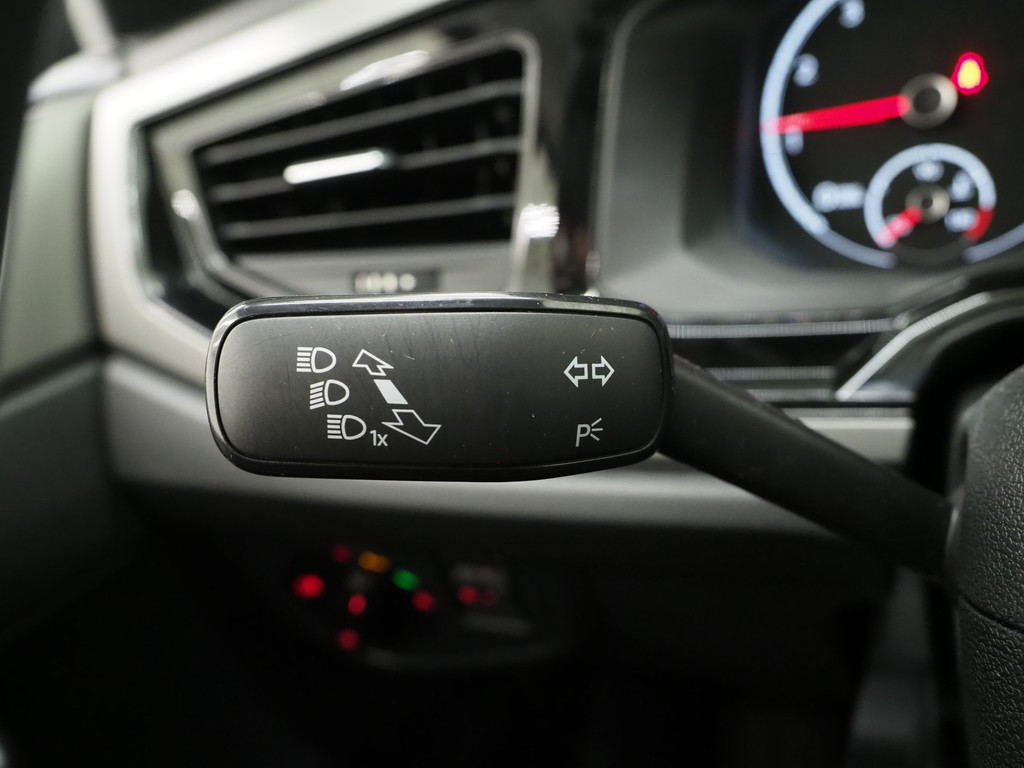 Volkswagen Polo 1.0 TSI DSG Automaat 51