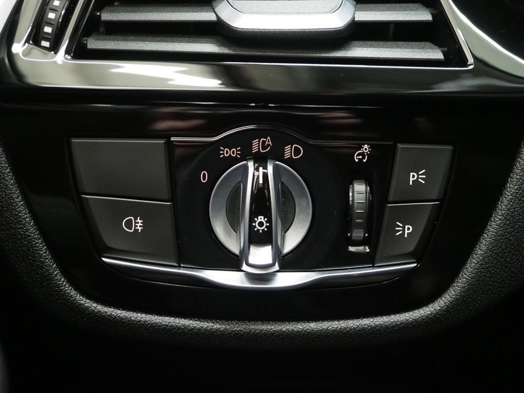 BMW 5 Serie Touring 520e Business Edition Plus 19