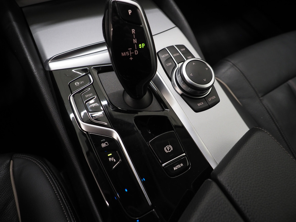 BMW 5 Serie Touring 520e Business Edition Plus 32