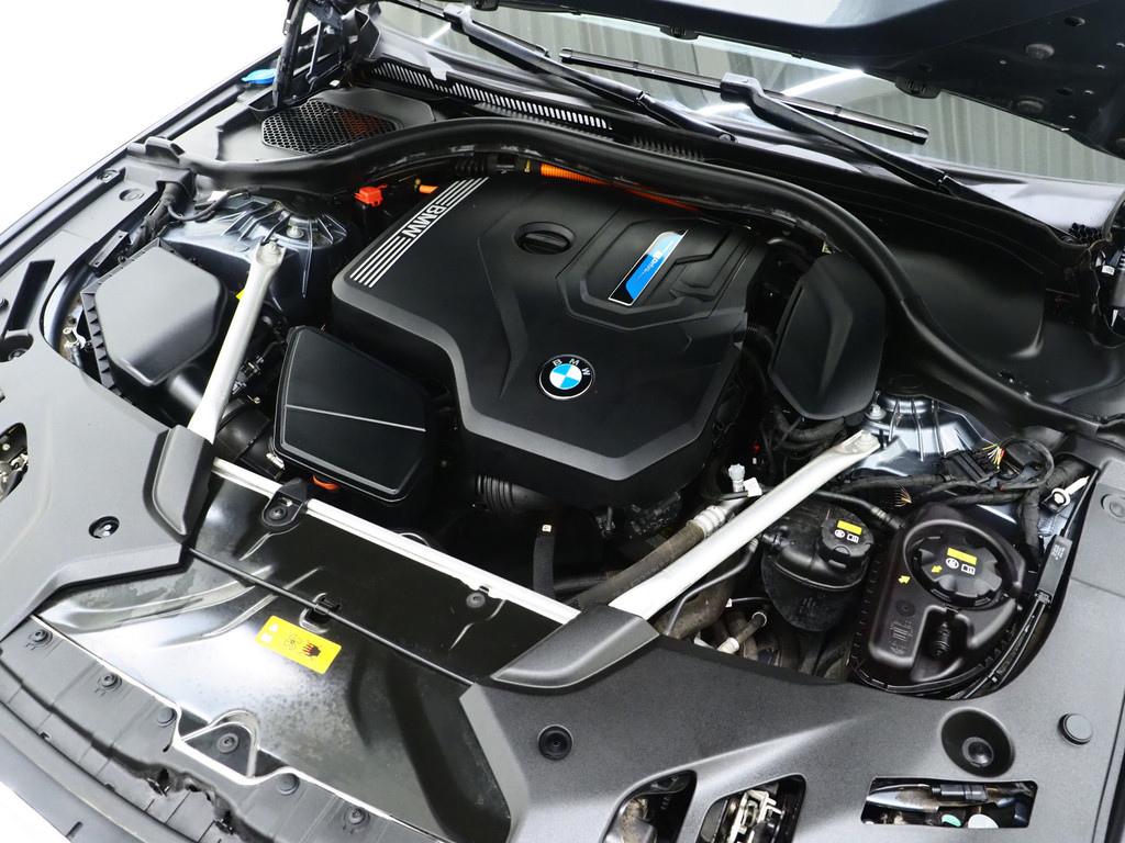 BMW 5 Serie Touring 520e Business Edition Plus 6