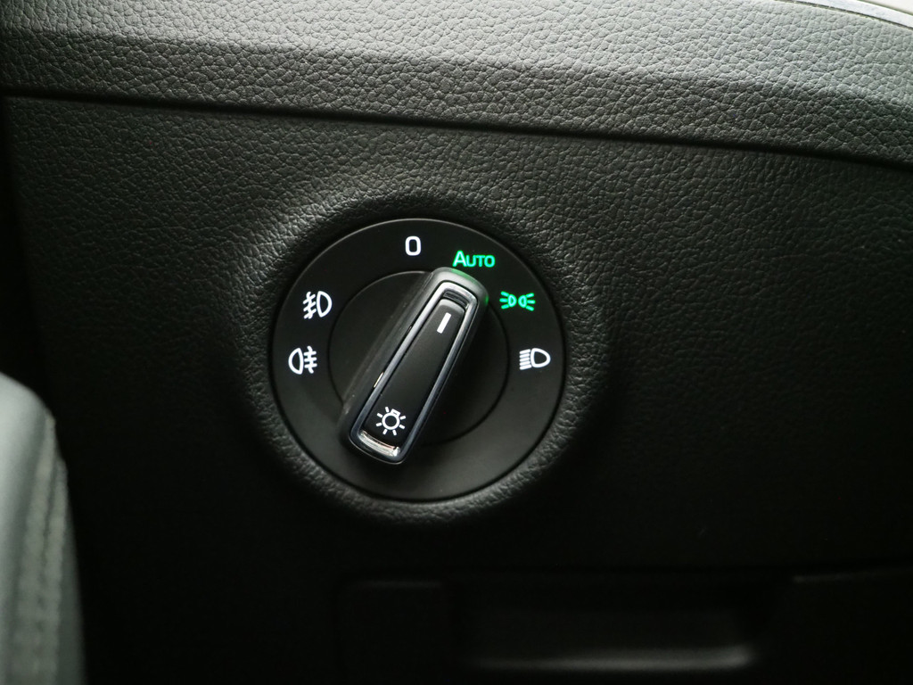 Škoda Superb Combi 1.4 TSI iV Laurin & Klement 21