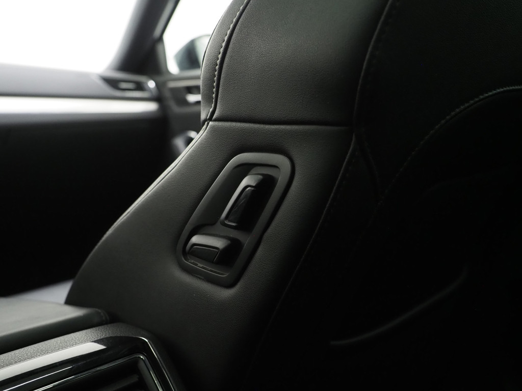 Škoda Superb Combi 1.4 TSI iV Laurin & Klement 37