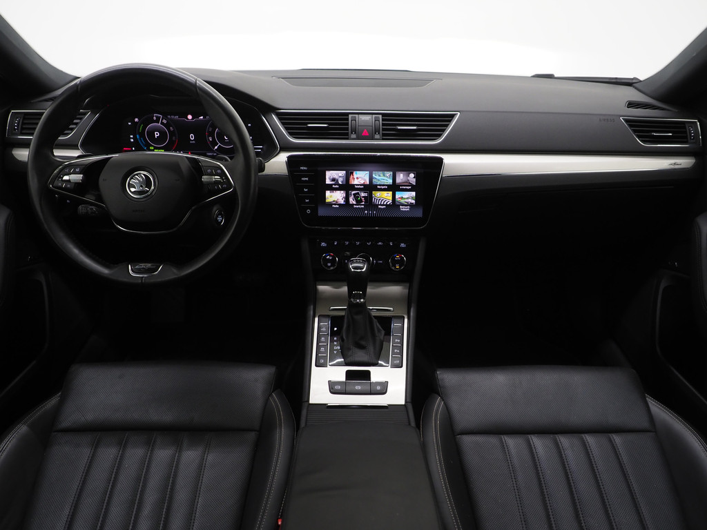 Škoda Superb Combi 1.4 TSI iV Laurin & Klement 4