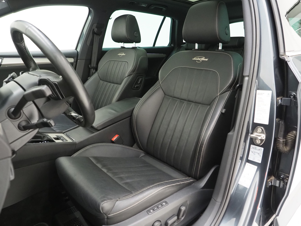 Škoda Superb Combi 1.4 TSI iV Laurin & Klement 49
