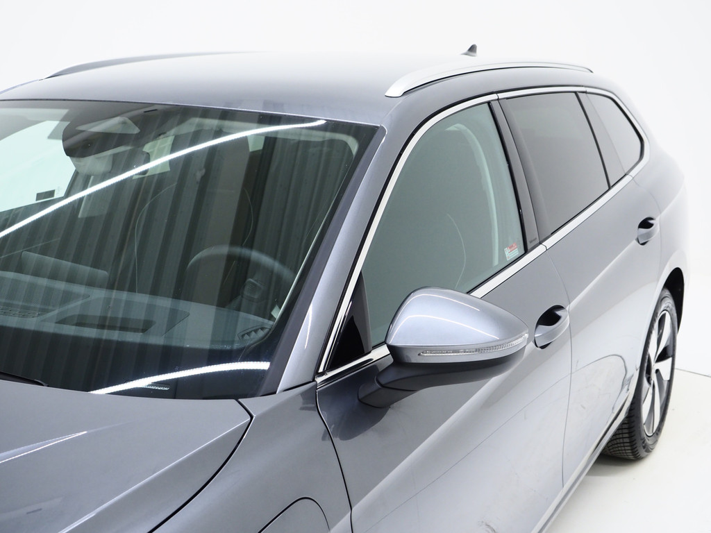 Volkswagen Passat Variant 1.5 eHybrid 204PK 12