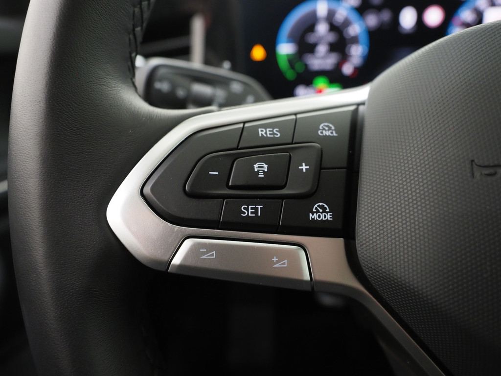 Volkswagen Passat Variant 1.5 eHybrid 204PK 21
