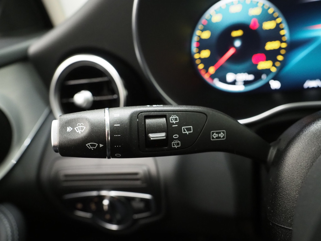 Mercedes-Benz GLC 300e 4MATIC AMG 23