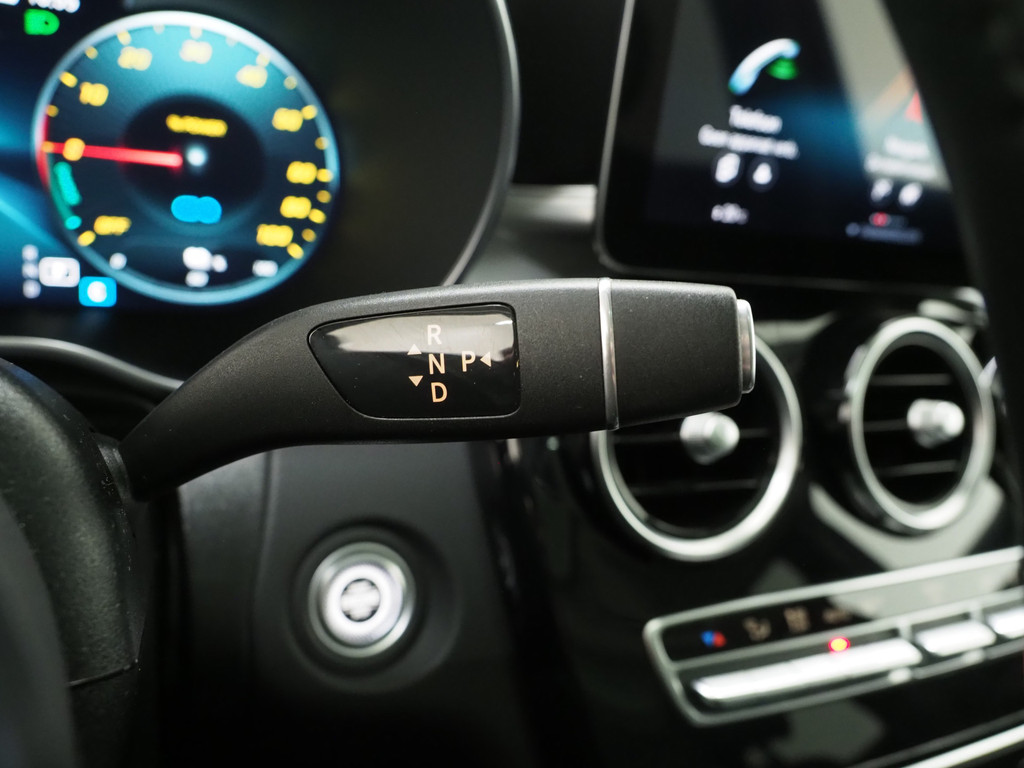 Mercedes-Benz GLC 300e 4MATIC AMG 26