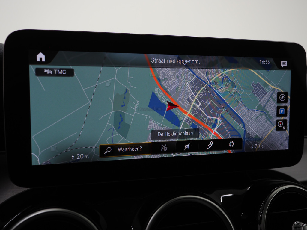 Mercedes-Benz GLC 300e 4MATIC AMG 28