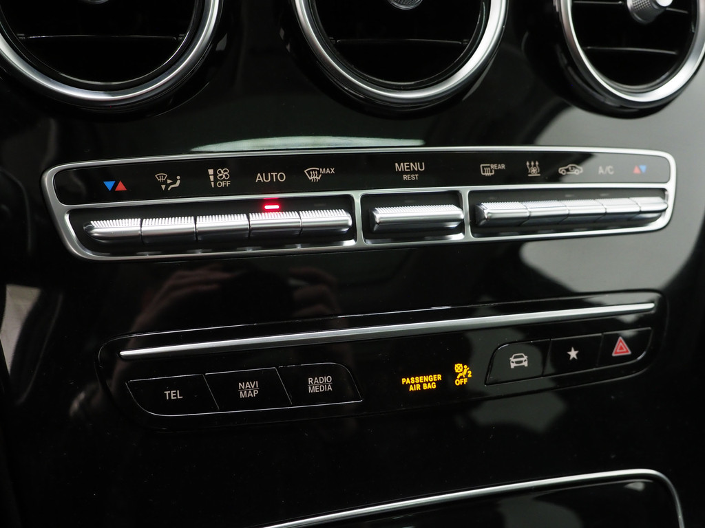 Mercedes-Benz GLC 300e 4MATIC AMG 32