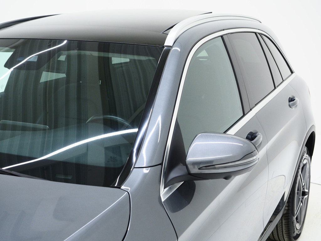 Mercedes-Benz GLC 300e 4MATIC AMG 54