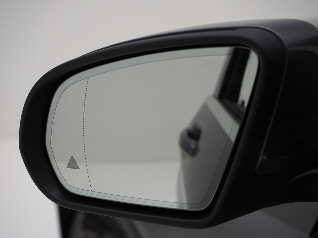 Mercedes-Benz GLC 300e 4MATIC AMG 56