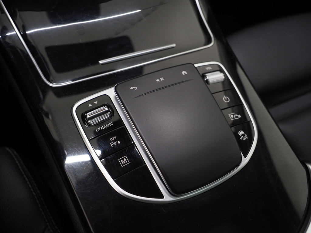 Mercedes-Benz GLC 300e 4MATIC AMG 73