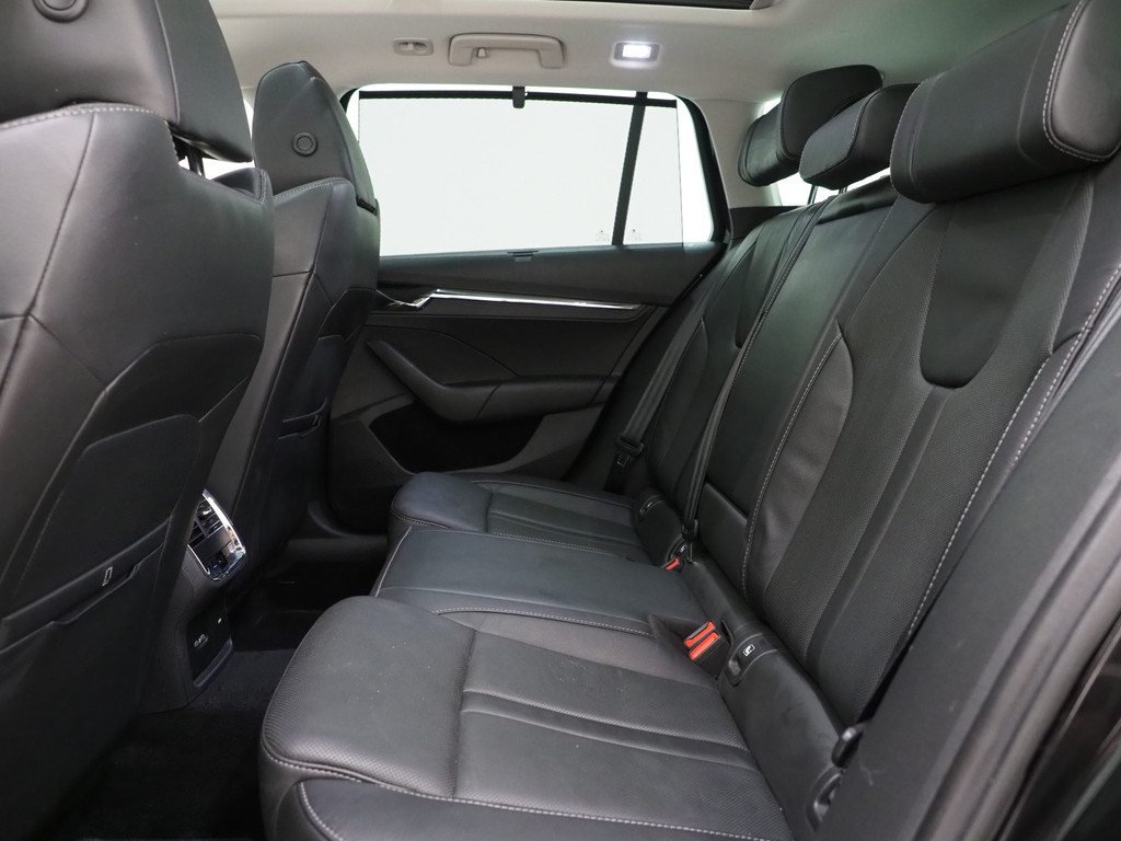 Škoda Octavia Combi 1.4 TSI iV PHEV Style 42