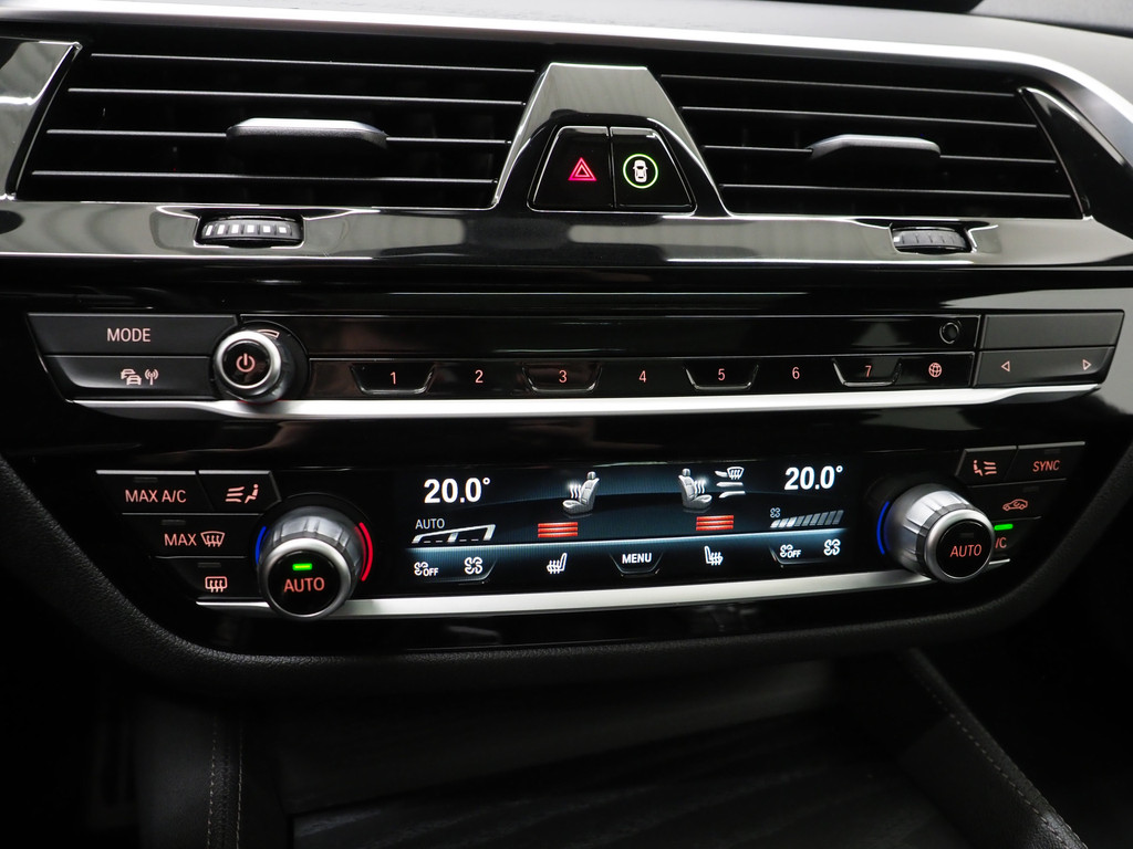 BMW 5 Serie Touring 530e xDrive M Sport 32