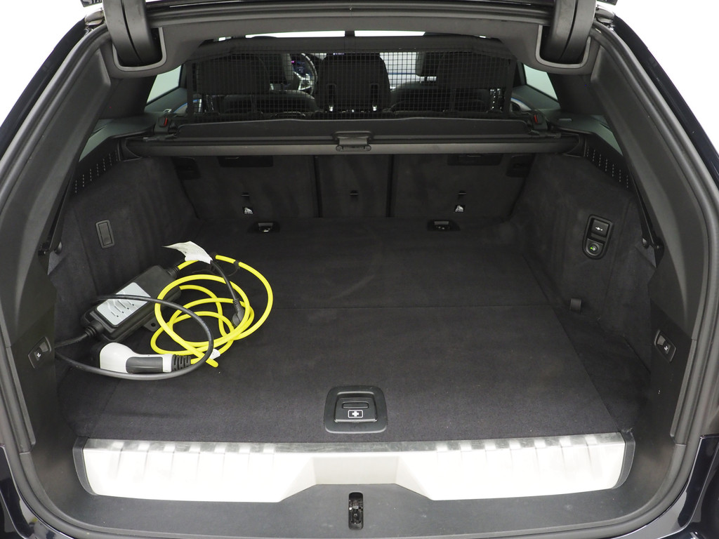 BMW 5 Serie Touring 530e xDrive M Sport 82