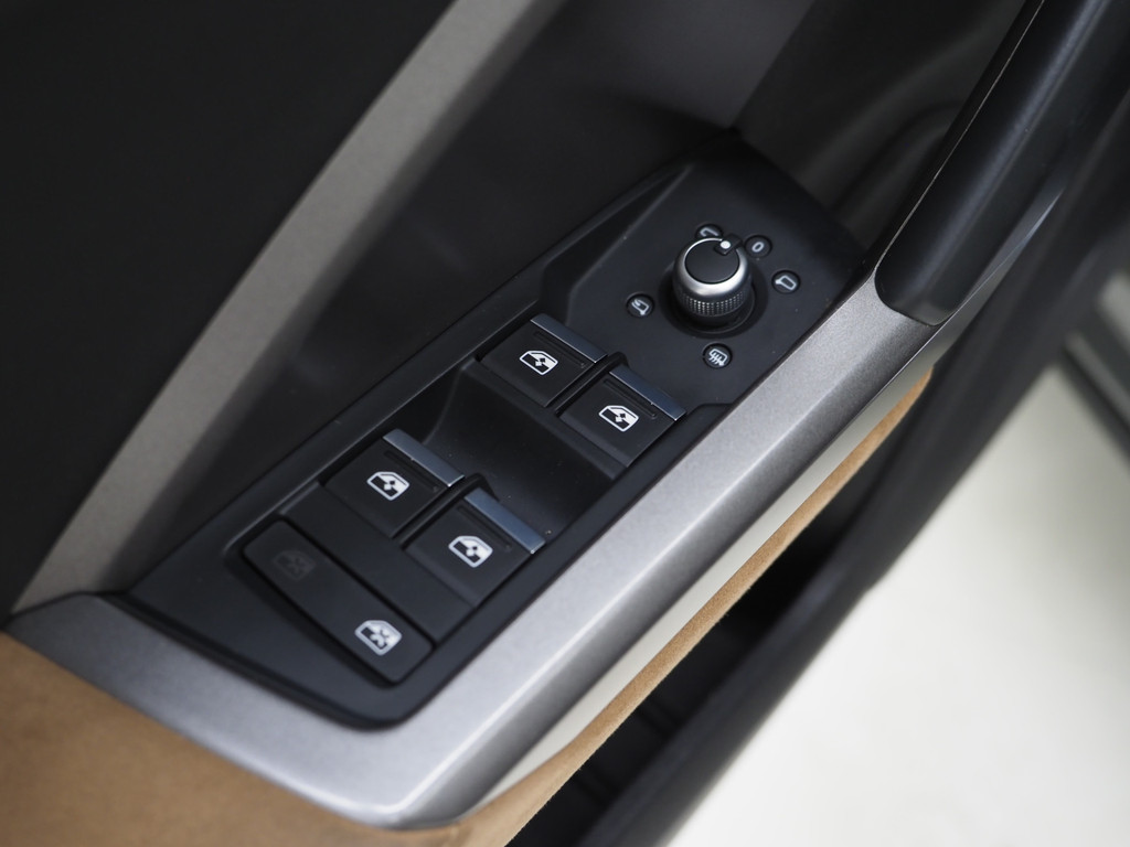 Audi Q3 45 TFSI e S-Line Edition Black 19