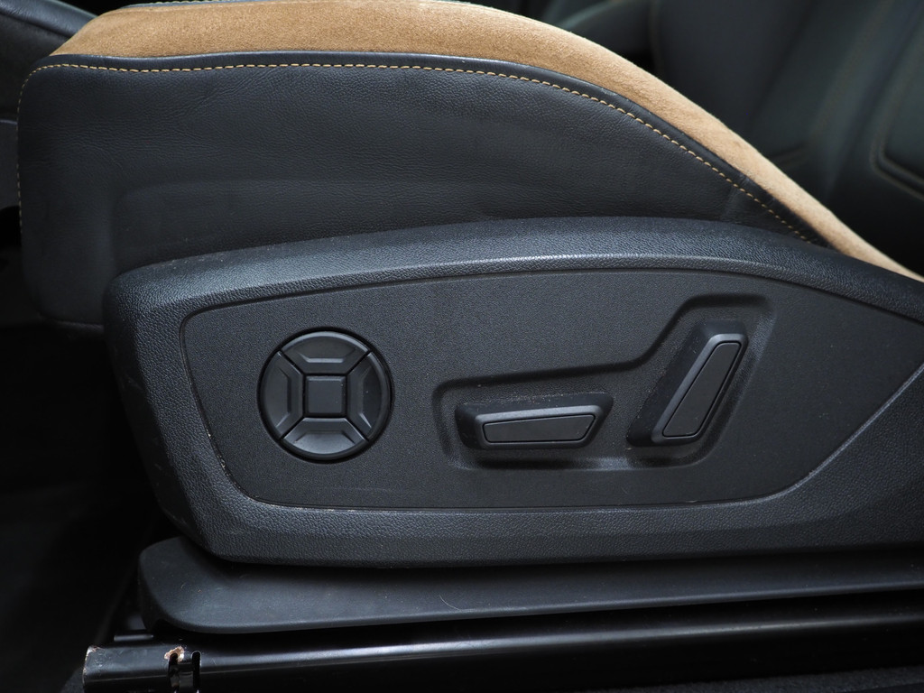 Audi Q3 45 TFSI e S-Line Edition Black 22