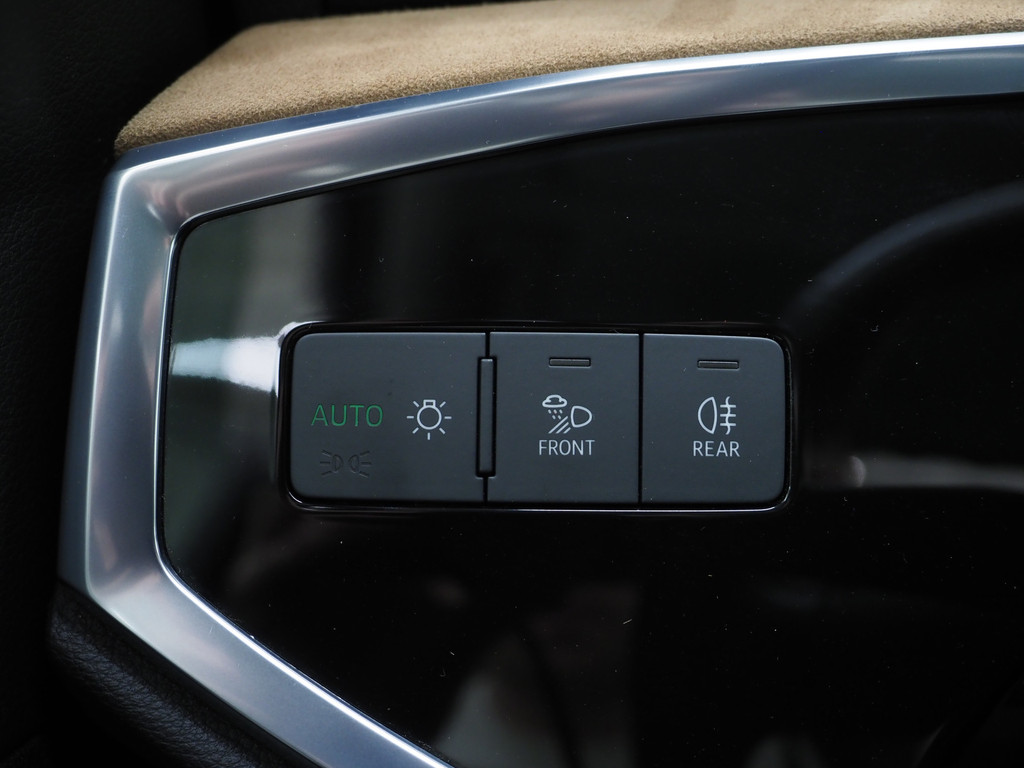 Audi Q3 45 TFSI e S-Line Edition Black 69