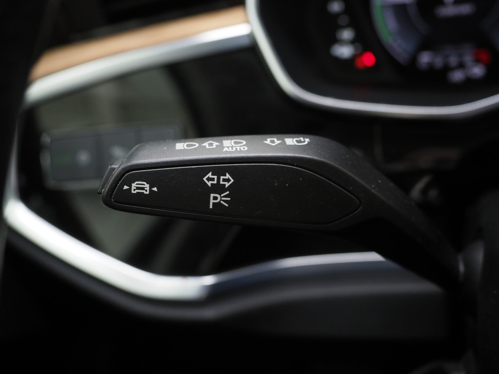 Audi Q3 45 TFSI e S-Line Edition Black 70