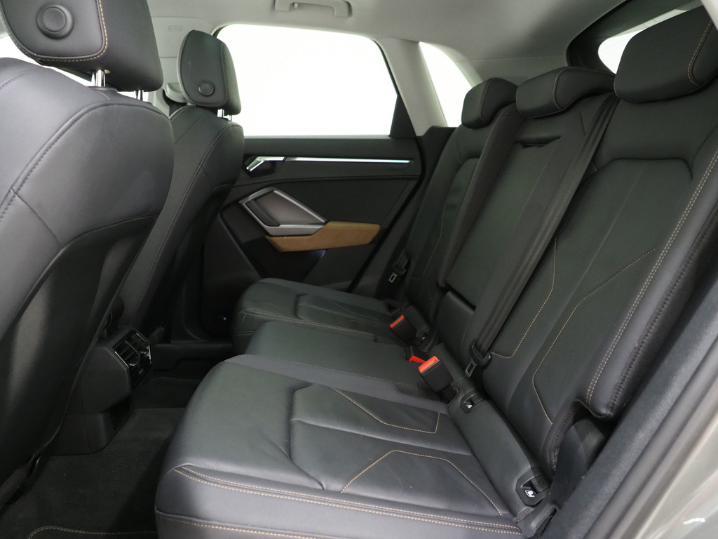 Audi Q3 45 TFSI e S-Line Edition Black 88