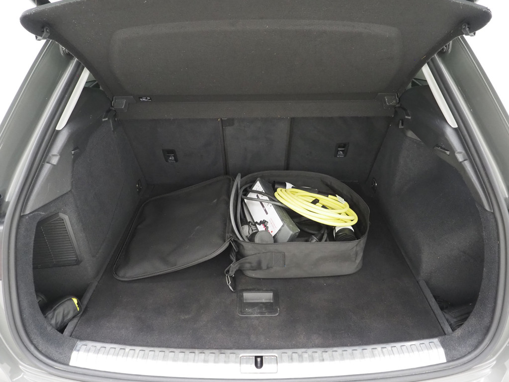 Audi Q3 45 TFSI e S-Line Edition Black 90