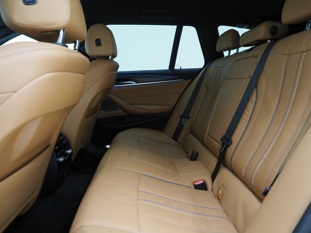 BMW 5 Serie Touring 530e Luxury Line 41