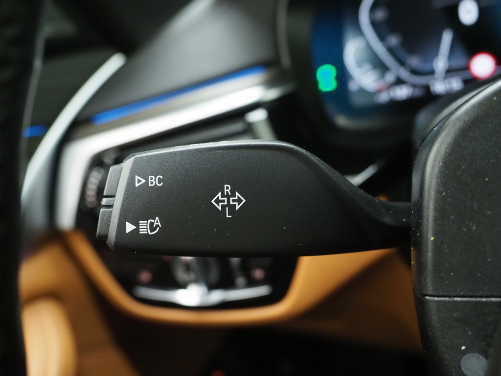 BMW 5 Serie Touring 530e Luxury Line 68