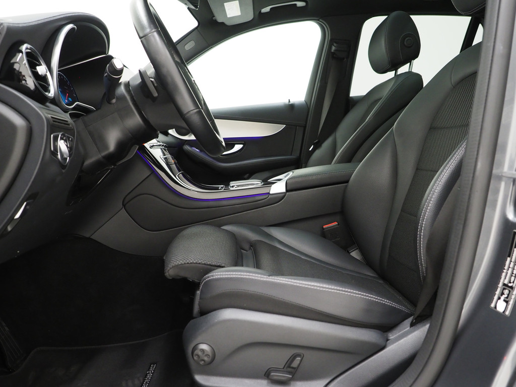 Mercedes-Benz GLC 300e 4MATIC 15