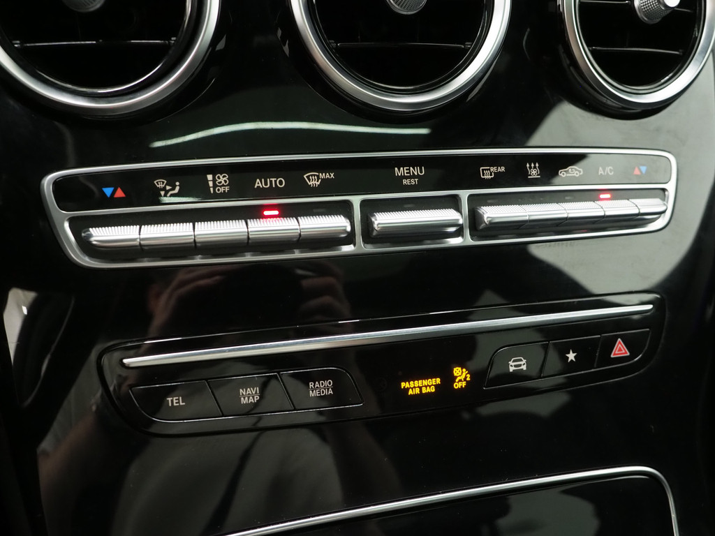 Mercedes-Benz GLC 300e 4MATIC 31