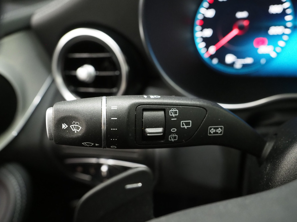 Mercedes-Benz GLC 300e 4MATIC 61