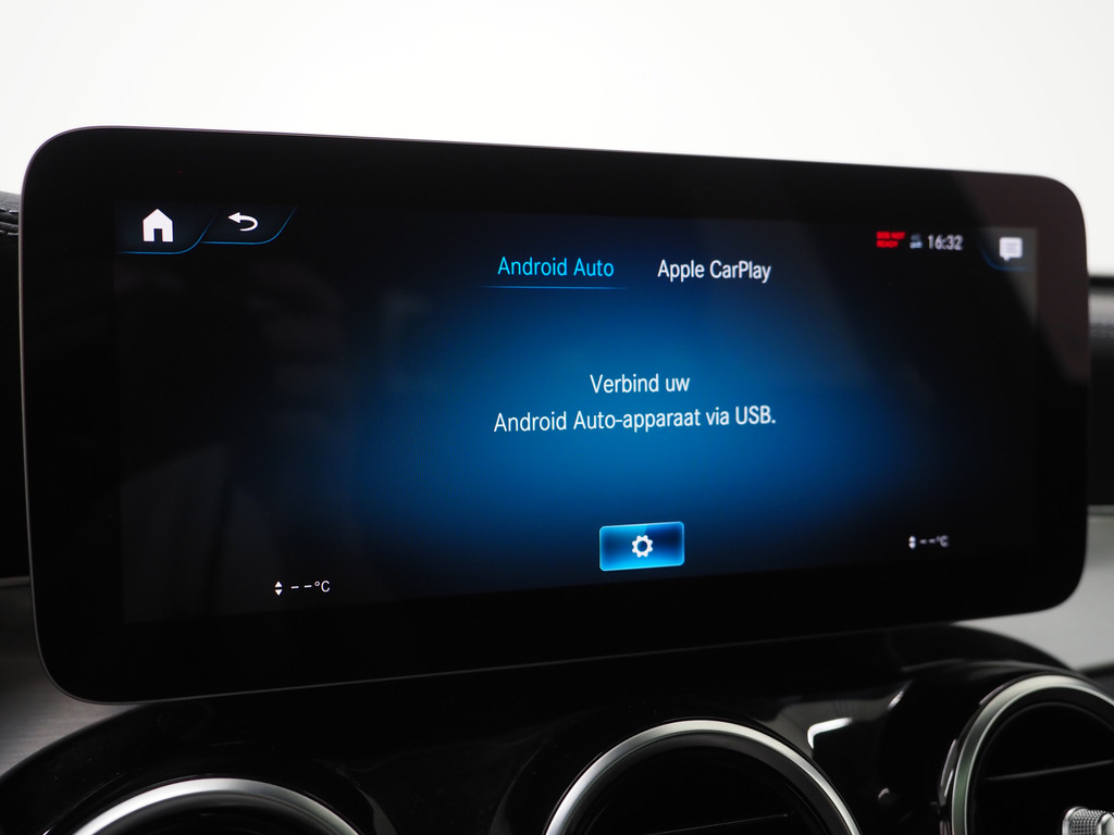 Mercedes-Benz GLC 300e 4MATIC 68