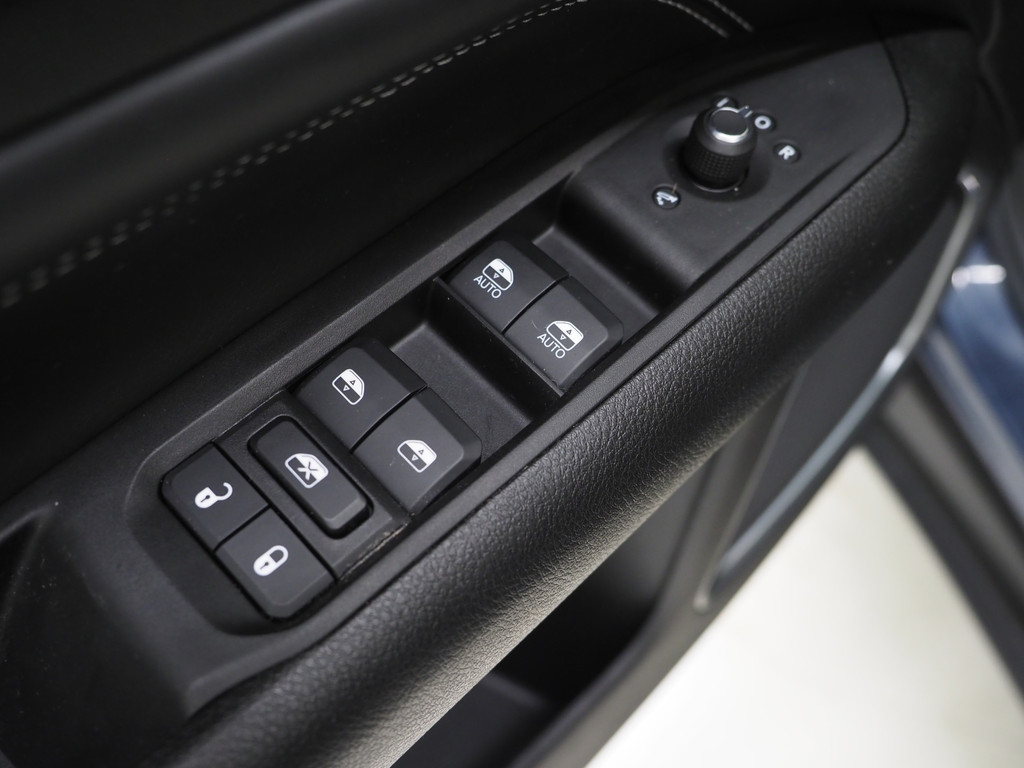 Jeep Compass 4xe 190 Plug-in Hybrid Electric Night Eagle 18