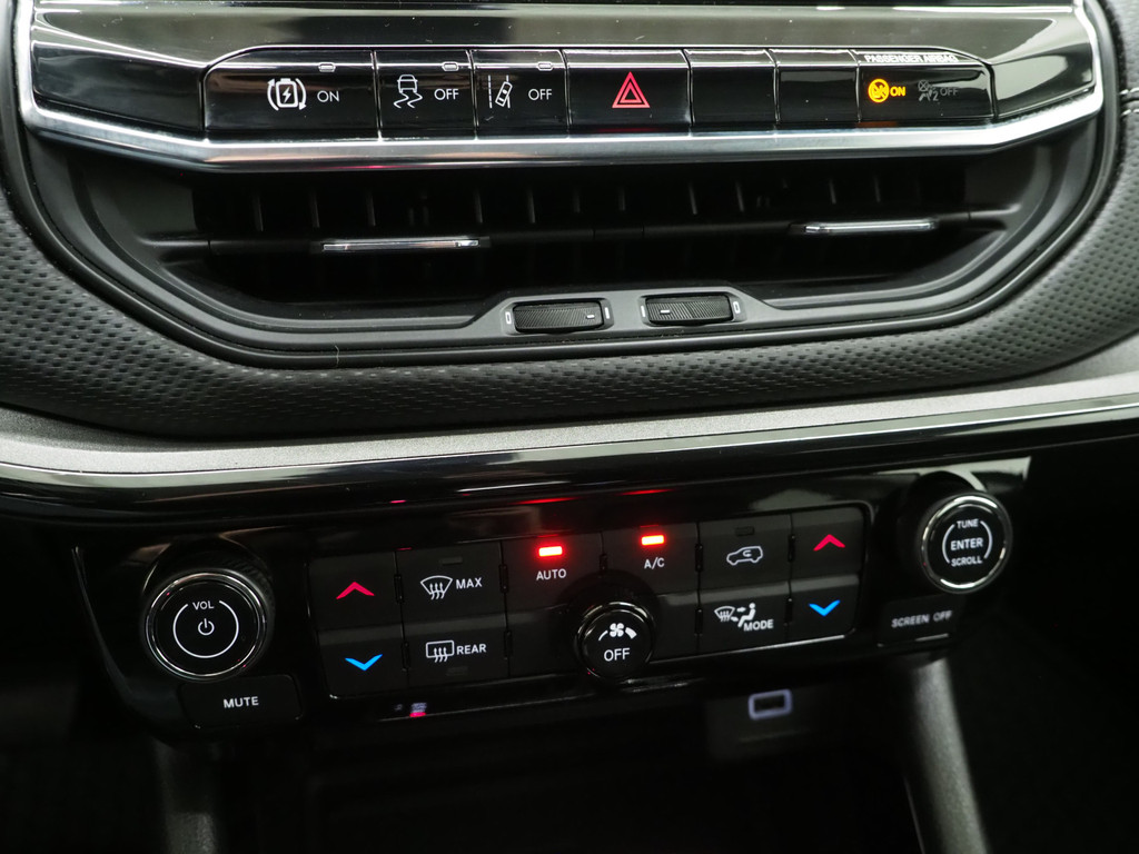 Jeep Compass 4xe 190 Plug-in Hybrid Electric Night Eagle 32