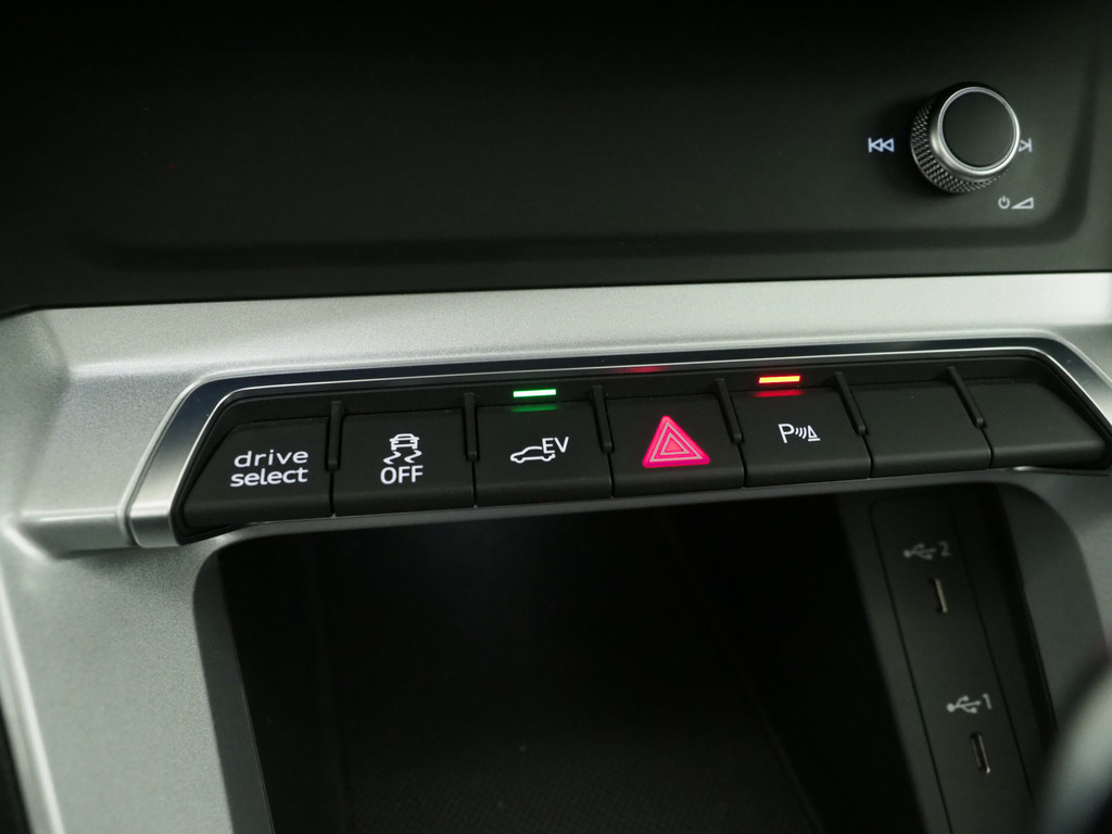 Audi Q3 Sportback 45 TFSI e Edition Full Black 30