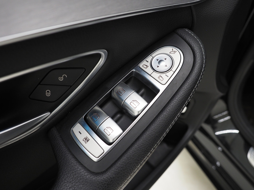 Mercedes-Benz C-Klasse Estate 180 AMG 17